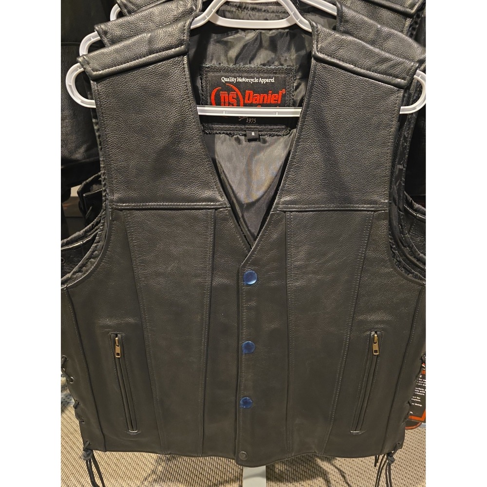 Daniel Smart Men's Black Leather Motorcycle Vest NWT – DS105 SZ M